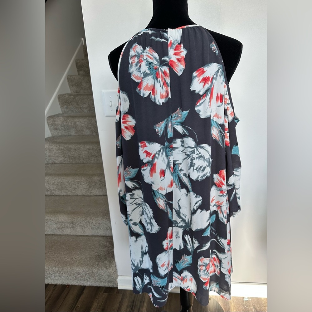 1.State Floral Cut-out Shoulder Dress-Size M - Picture 4 of 7